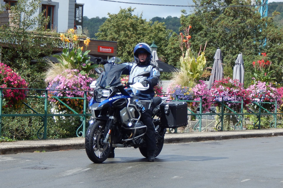 Motorrijbewijspoint Sassenheim examengarantie AVB en AVD